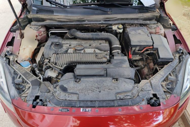 Used Volvo V40 2014 2.0T Zhiya Edition Engine Bay