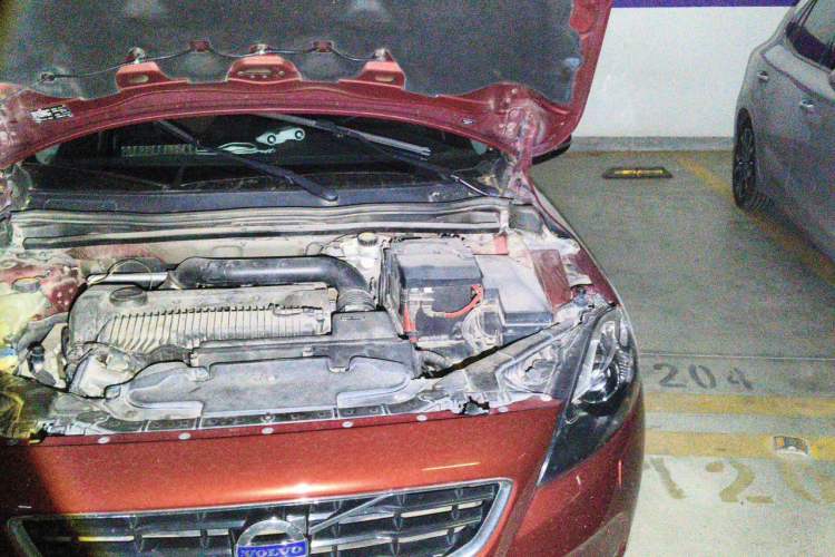 Used Volvo V40 2014 2.0T Zhiya Edition Engine Bay Left