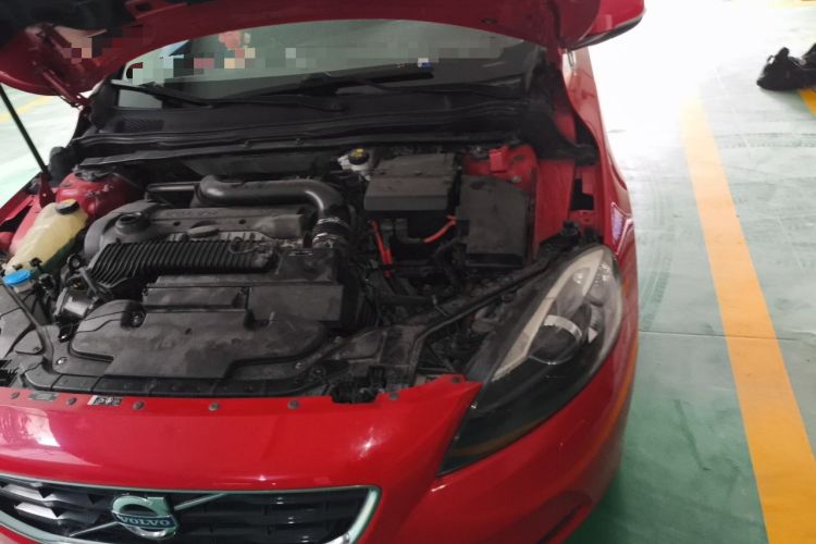 Used Volvo V40 2014 2.0T Zhiya Edition Engine Bay Left