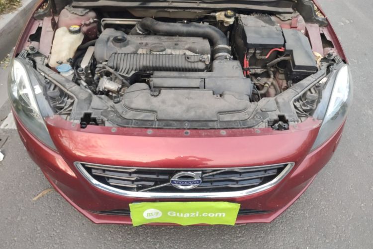 Used Volvo V40 2014 2.0T Zhiya Edition Engine Bay