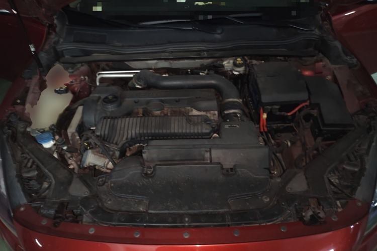 Used Volvo V40 2014 2.0T Zhiya Edition Engine Bay