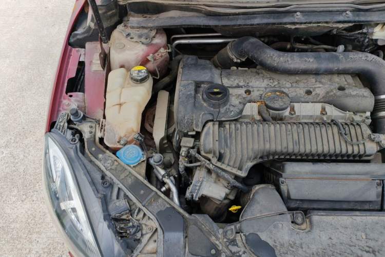 Used Volvo V40 2014 2.0T Zhiya Edition Engine Bay Right