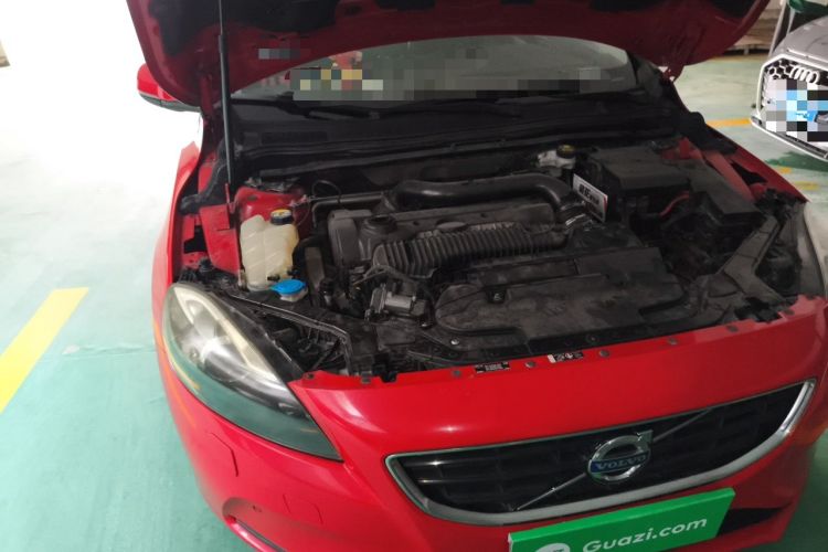 Used Volvo V40 2014 2.0T Zhiya Edition Engine Bay Right