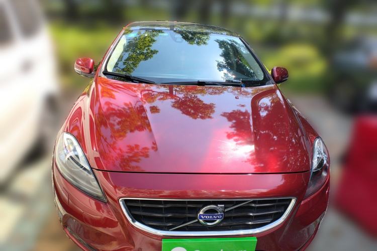 Used Volvo V40 2014 2.0T Zhiya Edition Front