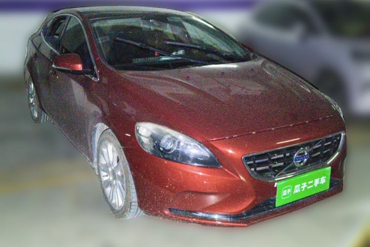 Used Volvo V40 2014 2.0T Zhiya Edition Front Right 45 Deg
