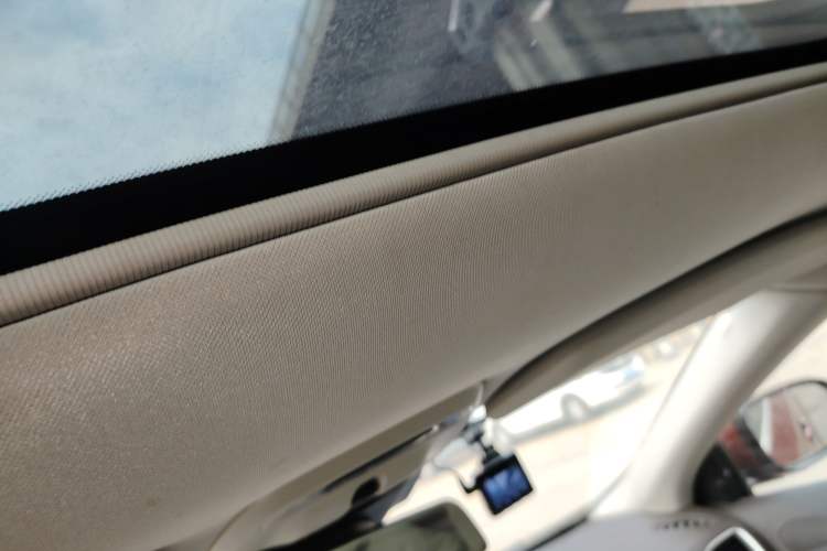 Used Volvo V40 2014 2.0T Zhiya Edition Headliner