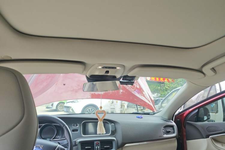 Used Volvo V40 2014 2.0T Zhiya Edition Headliner