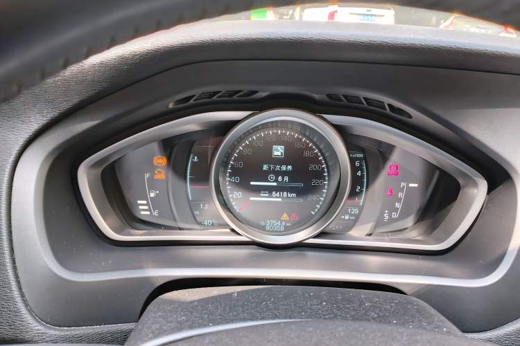 Used Volvo V40 2014 2.0T Zhiya Edition Instrument Cluster