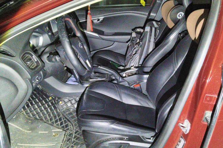 Used Volvo V40 2014 2.0T Zhiya Edition Left Front Seat