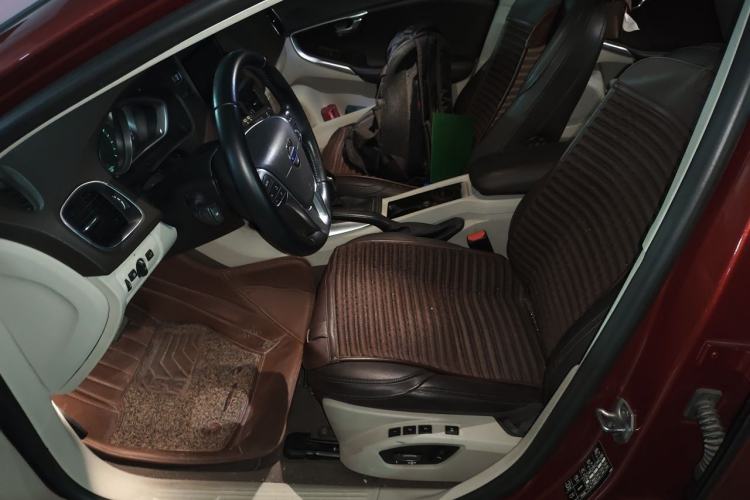Used Volvo V40 2014 2.0T Zhiya Edition Left Front Seat