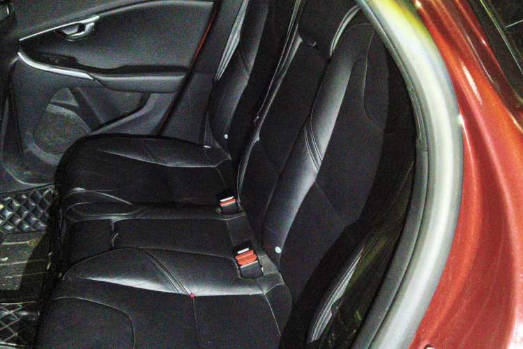 Used Volvo V40 2014 2.0T Zhiya Edition Left Rear Seat