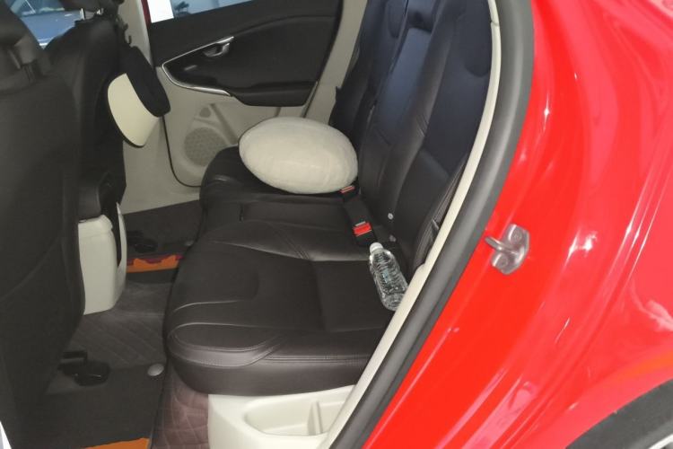 Used Volvo V40 2014 2.0T Zhiya Edition Left Rear Seat
