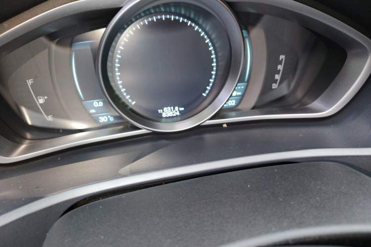 Used Volvo V40 2014 2.0T Zhiya Edition Odometer Close Up