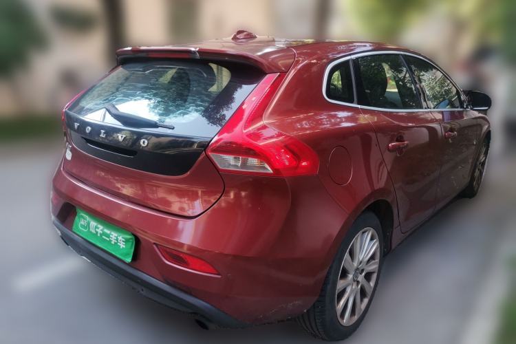 Used Volvo V40 2014 2.0T Zhiya Edition Rear Right 45 Deg