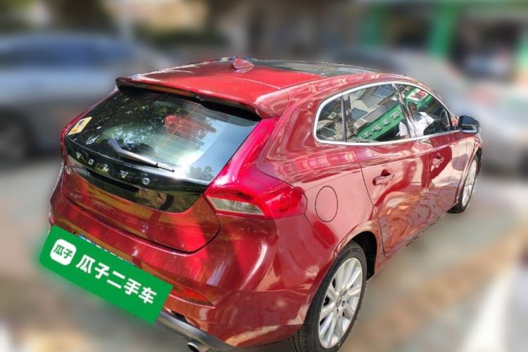 Used Volvo V40 2014 2.0T Zhiya Edition Rear Right 45 Deg