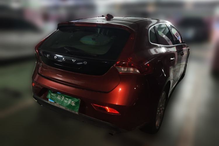 Used Volvo V40 2014 2.0T Zhiya Edition Rear Right 45 Deg