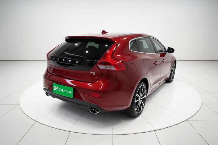 Used Volvo V40 2014 2.0T Zhiya Edition Rear Right 45 Deg