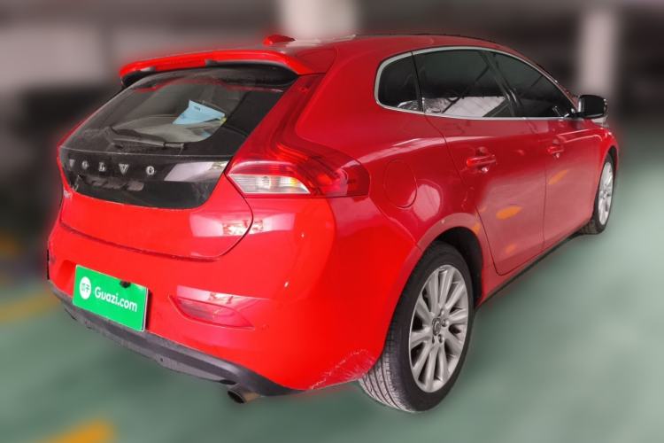 Used Volvo V40 2014 2.0T Zhiya Edition Rear Right 45 Deg