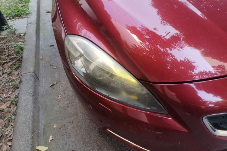 Used Volvo V40 2014 2.0T Zhiya Edition Right Front Headlight