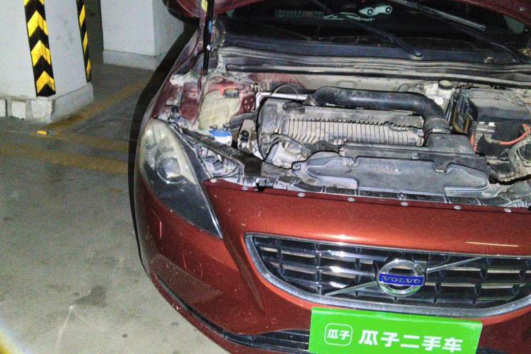 Used Volvo V40 2014 2.0T Zhiya Edition Right Front Headlight