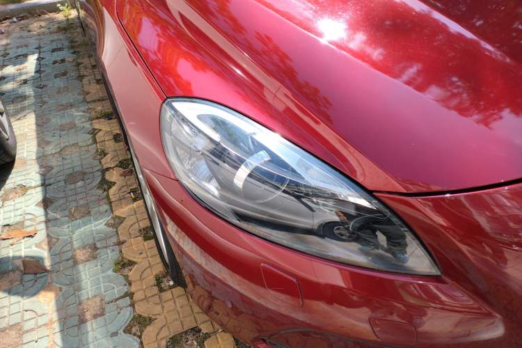Used Volvo V40 2014 2.0T Zhiya Edition Right Front Headlight