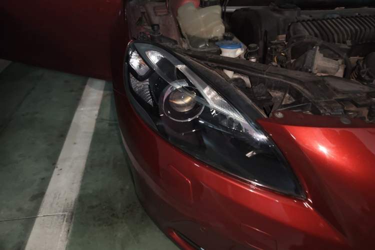 Used Volvo V40 2014 2.0T Zhiya Edition Right Front Headlight