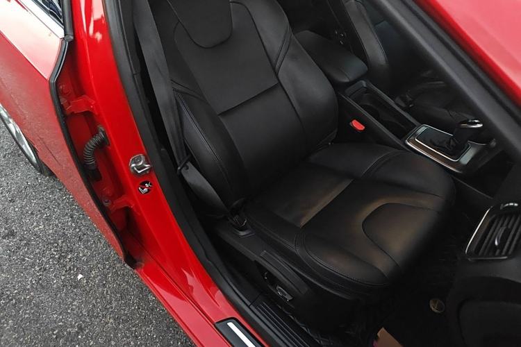 Used Volvo V40 2014 2.0T Zhiya Edition Right Front Seat