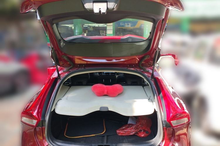 Used Volvo V40 2014 2.0T Zhiya Edition Trunk