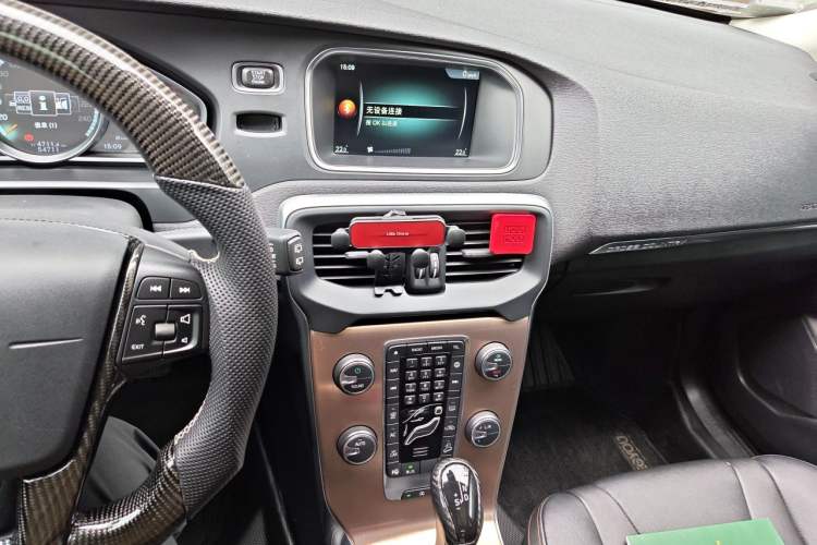 Used Volvo V40 2014 Cross Country T5 AWD Prestige Edition Audio And AC Panel