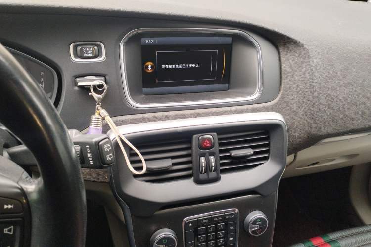 Used Volvo V40 2014 2.0T Zhiya Edition Audio And AC Panel