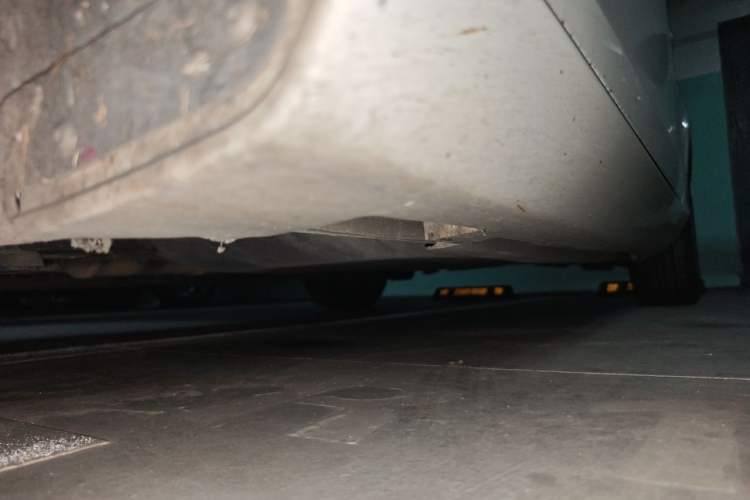 Used Volvo V40 2014 2.0T Zhiya Edition Chassis Front Left