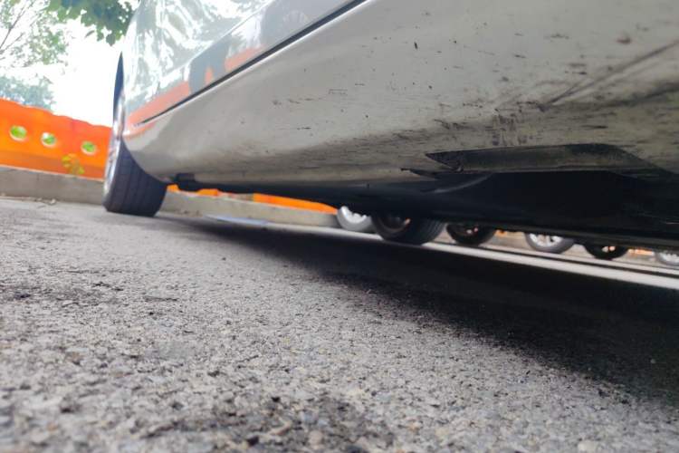 Used Volvo V40 2014 2.0T Zhiya Edition Chassis Front Right