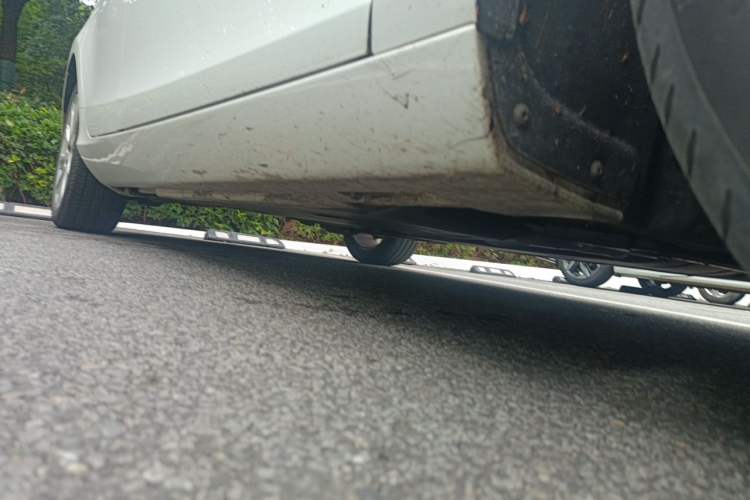Used Volvo V40 2014 2.0T Zhiya Edition Chassis Front Right