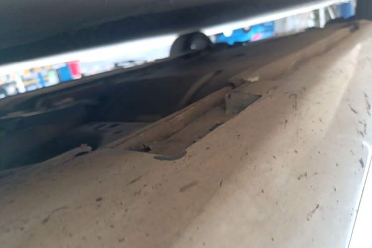 Used Volvo V40 2014 2.0T Zhiya Edition Chassis Front Right