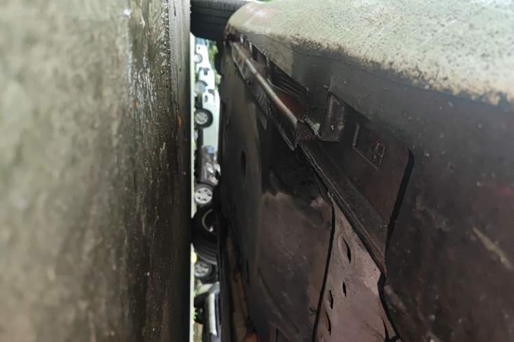 Used Volvo V40 2014 2.0T Zhiya Edition Chassis Front Right