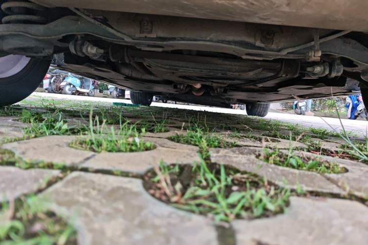 Used Volvo V40 2014 Cross Country 2.0T Zhiyi Edition Chassis Rear