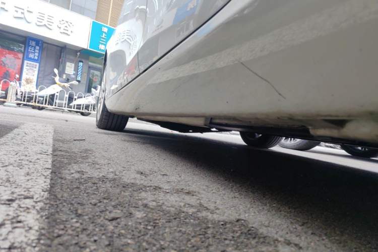 Used Volvo V40 2014 2.0T Zhiya Edition Chassis Rear Left