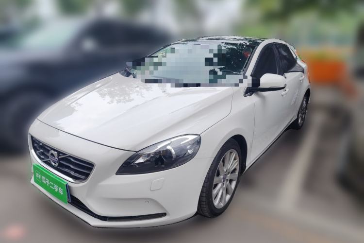 Used Volvo V40 2014 2.0T Zhiya Edition Guazi used car, China used car export, Used car for sale, Used  cars, Cheapest cars for sale