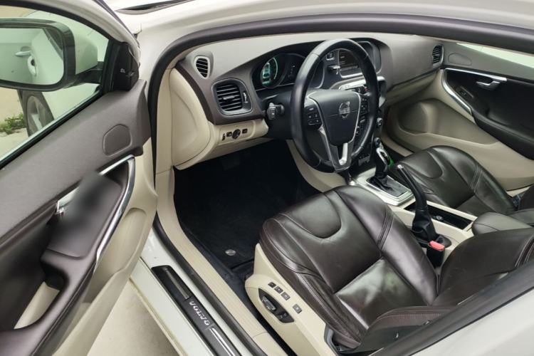 Used Volvo V40 2014 T5 Prestige Edition Driver Seat