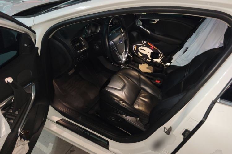 Used Volvo V40 2014 2.0T Zhiya Edition Driver Seat