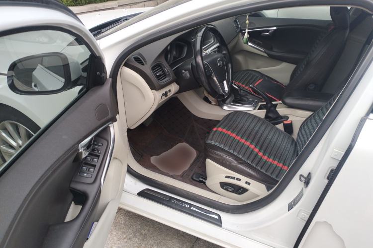 Used Volvo V40 2014 2.0T Zhiya Edition Driver Seat