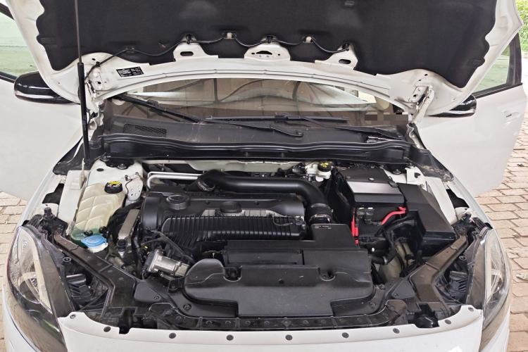 Used Volvo V40 2014 Cross Country T5 AWD Prestige Edition Engine Bay