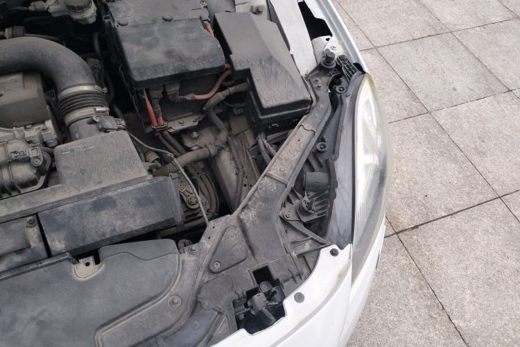 Used Volvo V40 2014 2.0T Zhiya Edition Engine Bay Left