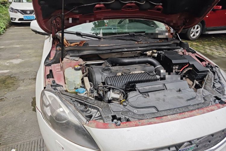 Used Volvo V40 2014 2.0T Zhiya Edition Engine Bay Right