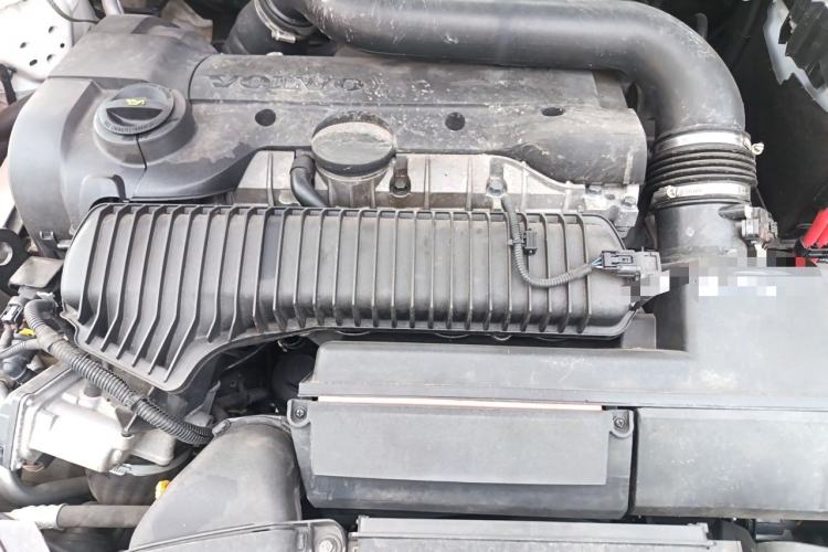 Used Volvo V40 2014 2.0T Zhiya Edition Engine Bay