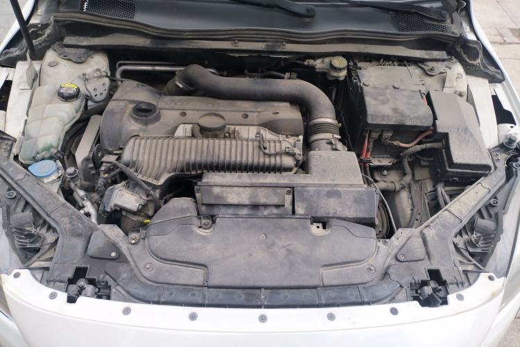 Used Volvo V40 2014 2.0T Zhiya Edition Engine Bay
