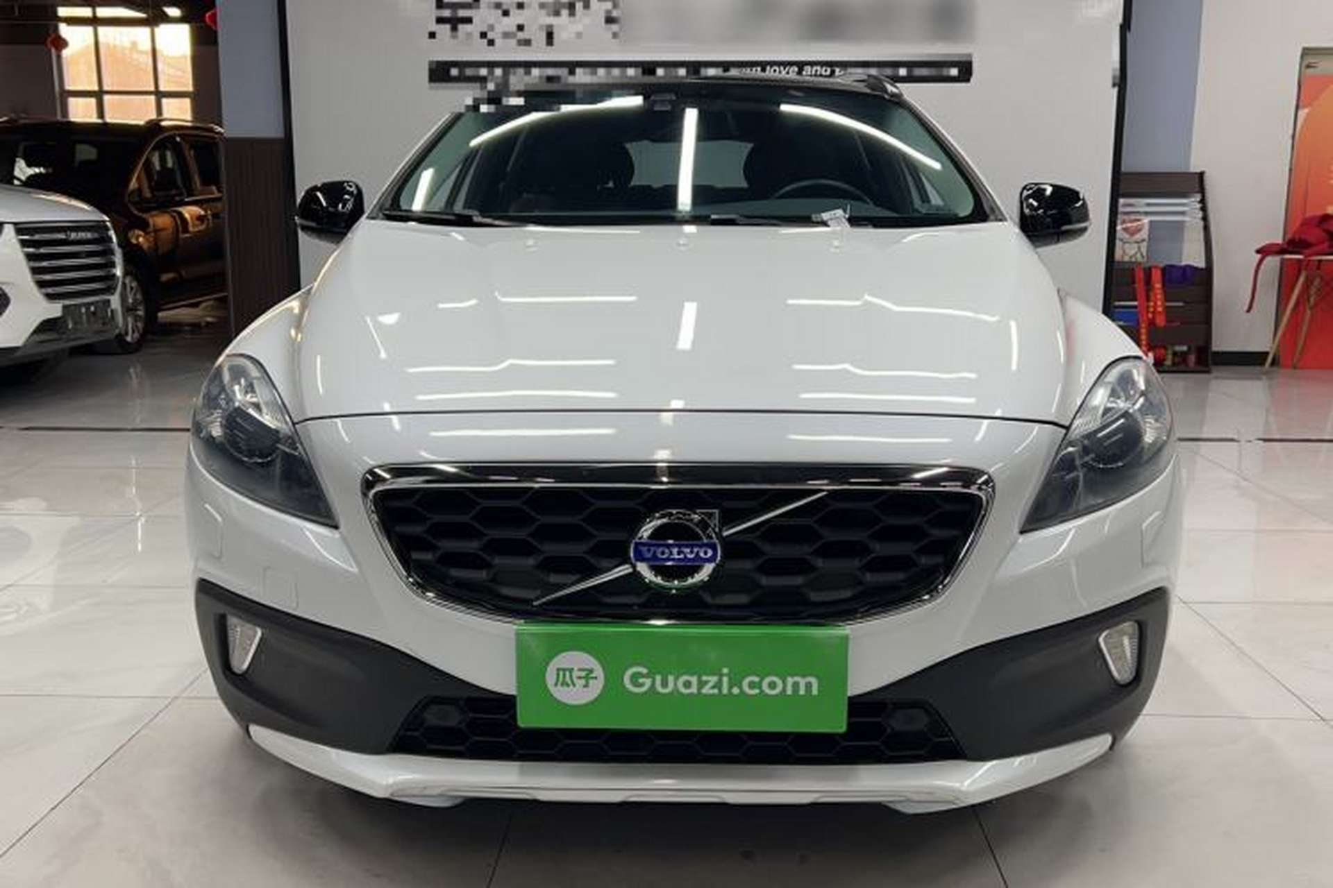 Used Volvo V40 2014 Cross Country T5 AWD Smart Luxury Edition Exterior 1