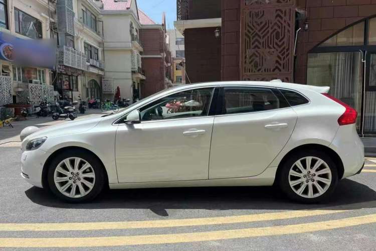 Used Volvo V40 2014 2.0T Zhiya Edition Exterior 2