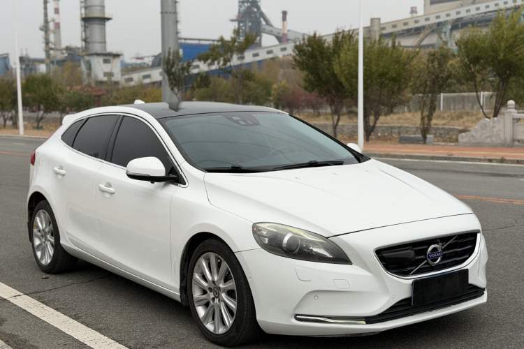Used Volvo V40 2014 2.0T Zhiya Edition Exterior 2