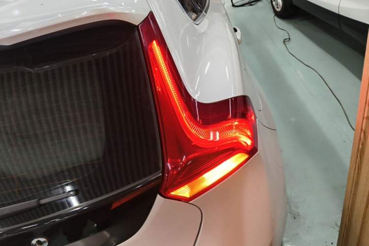 Used Volvo V40 2014 2.0T Zhiya Edition Exterior 3